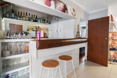 Photo of property in 75 Gossamer Drive, Pakuranga Heights, Auckland, 2010