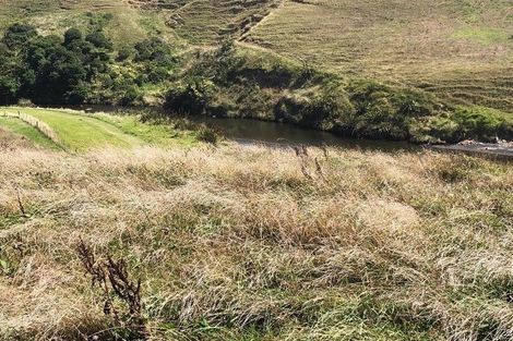 Photo of property in 2 Washer Road, Omata, New Plymouth, 4374