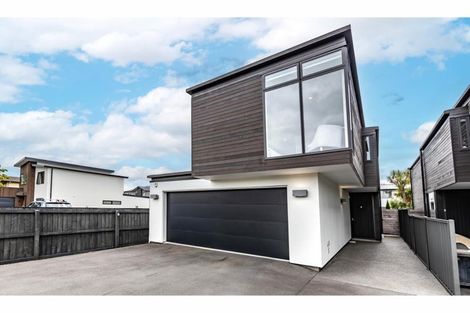 Photo of property in 2/3 Taylors Avenue, Bryndwr, Christchurch, 8052