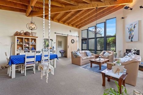 Photo of property in 18 Paetawa Road, Peka Peka, Waikanae, 5391