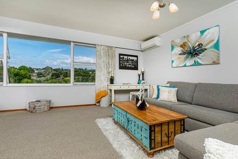 Photo of property in 2/6 Palawan Place, Torbay, Auckland, 0630