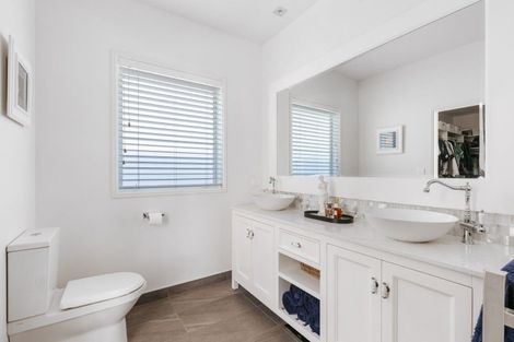 Photo of property in 46 Cassinia Close, Papamoa Beach, Papamoa, 3118