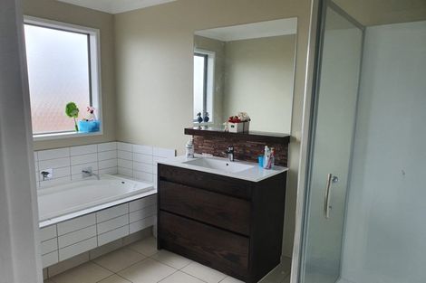 Photo of property in 8 Baverstock Road, Flat Bush, Auckland, 2016