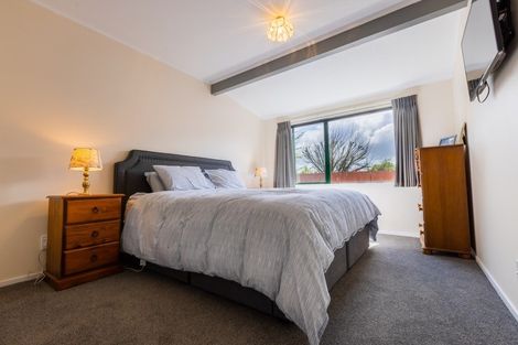 Photo of property in 5 Caulfield Place, Nawton, Hamilton, 3200