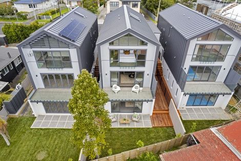 Photo of property in 108a Coronation Road, Hillcrest, Auckland, 0627