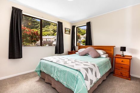 Photo of property in 49 Omapere Street, Whitby, Porirua, 5024