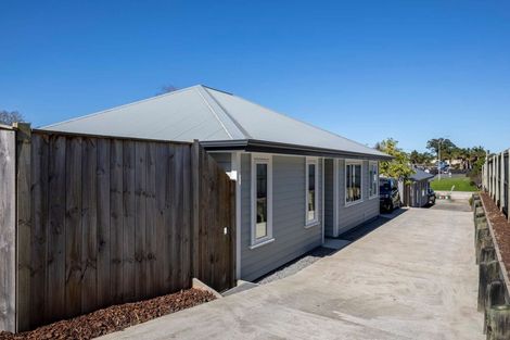 Photo of property in 7b Collingwood Road, Waiuku, 2123