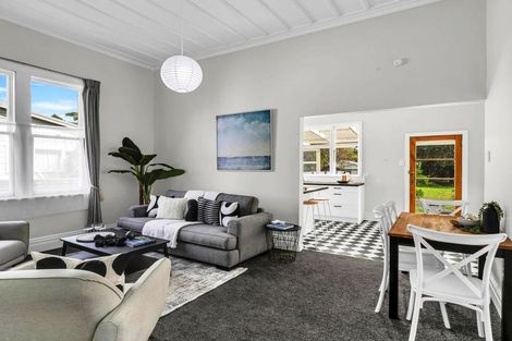 Photo of property in 15 Kelvin Street, Aramoho, Whanganui, 4500