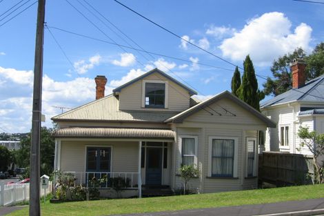Photo of property in 8 Rutland Road, Stanley Point, Auckland, 0624