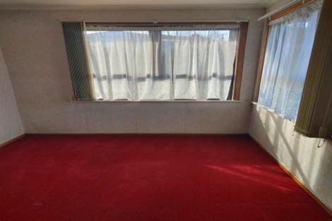 Photo of property in 72 Sylvan Crescent, Te Atatu South, Auckland, 0610