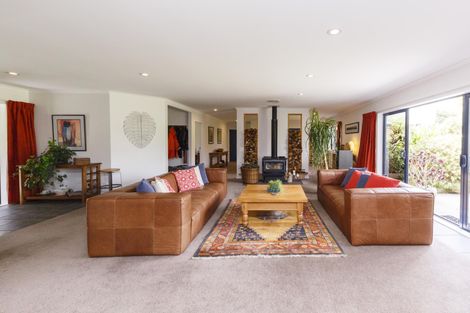 Photo of property in 57 Waicola Drive, Fitzherbert, Palmerston North, 4471