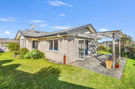 Photo of property in 18 Gilligan Close, College Estate, Whanganui, 4500