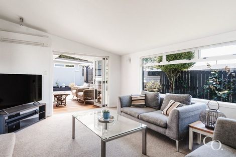 Photo of property in 22 Queen Road, Bellevue, Tauranga, 3110