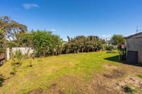 Photo of property in 18 Walton Road, Paraparaumu Beach, Paraparaumu, 5032