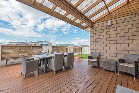 Photo of property in 28 Thomas Place, Foxton Beach, Foxton, 4815