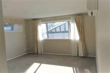 Photo of property in 27 Momona Road, Greenlane, Auckland, 1051