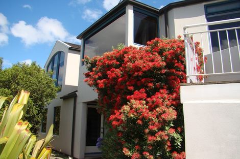 Photo of property in 143 Moncks Spur Road, Redcliffs, Christchurch, 8081