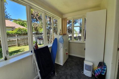 Photo of property in 70 Norwood Road, Bayswater, Auckland, 0622