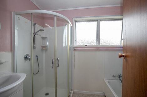 Photo of property in 1 Mcclean Place, Ngatea, 3503