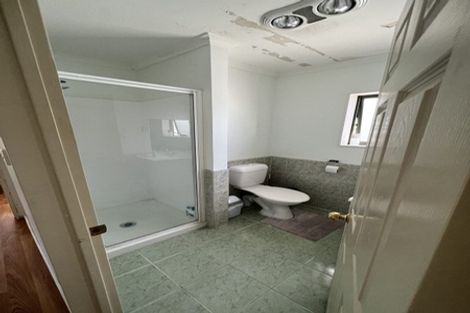 Photo of property in 18 Patts Avenue, Glendene, Auckland, 0602