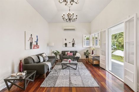 Photo of property in 14 Awhiorangi Promenade, Swanson, Auckland, 0816