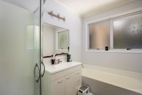 Photo of property in 235 Heta Road, Merrilands, New Plymouth, 4312