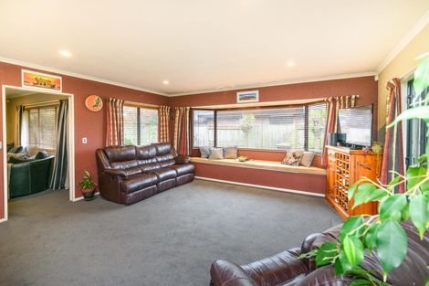 Photo of property in 54 Roberts Line, Kelvin Grove, Palmerston North, 4414