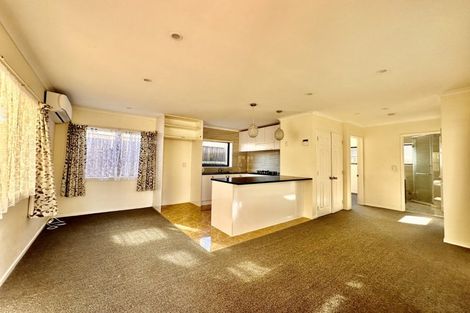 Photo of property in 109 Everglade Drive, Totara Heights, Auckland, 2105