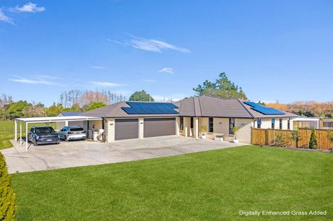 Photo of property in 8 Meadowview Close, Waiuku, 2123