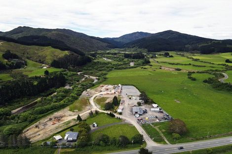 Photo of property in 1684 State Highway 2, Kaitoke, Upper Hutt, 5018
