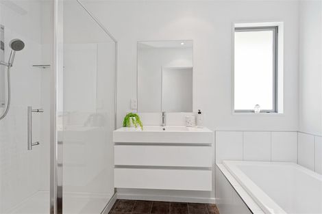 Photo of property in 2/28 Ottawa Road, Wainoni, Christchurch, 8061