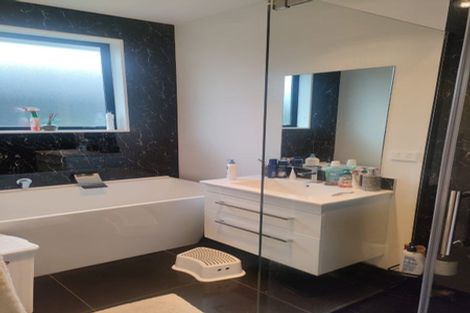 Photo of property in 32 Horoeka Street, Avonhead, Christchurch, 8042