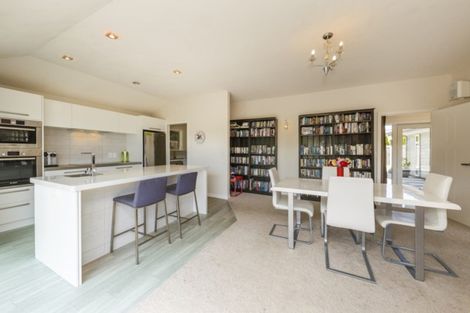 Photo of property in 28 Cashmere Drive, Fitzherbert, Palmerston North, 4410