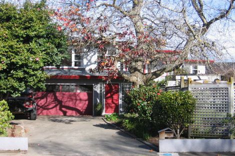 Photo of property in 16 Surrey Crescent, Hokowhitu, Palmerston North, 4410