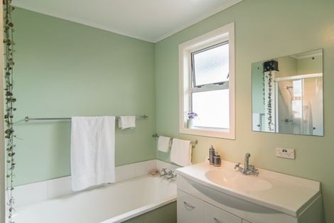 Photo of property in 11 Konini Grove, Raumati Beach, Paraparaumu, 5032