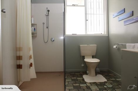 Photo of property in 16 Ruakiwi Road, Hamilton Lake, Hamilton, 3204