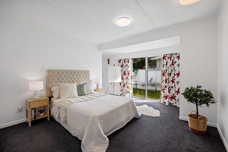 Photo of property in 20 Stuart Place, Blagdon, New Plymouth, 4310