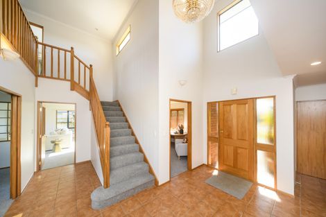 Photo of property in 122 Pacific Drive, Fitzherbert, Palmerston North, 4410