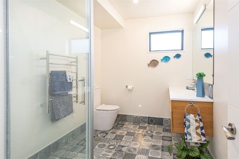 Photo of property in 10 Maffeys Road, Mount Pleasant, Christchurch, 8081