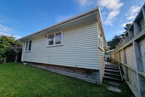 Photo of property in 8a Frederick Street, Tawa, Wellington, 5028