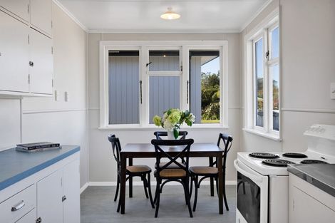 Photo of property in 20 Pukatea Street, Inglewood, 4330