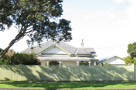 Photo of property in 21 Richmond Street, Fitzroy, New Plymouth, 4312
