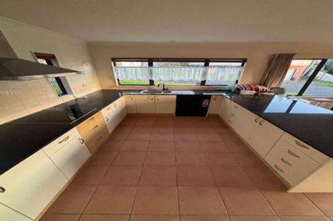 Photo of property in 27 Mariners View Road, Beach Haven, Auckland, 0626