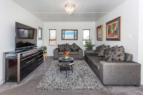 Photo of property in 100 Ocean Road, Whangamata, 3620