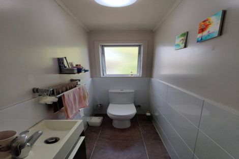 Photo of property in 5 Portadown Avenue, Pakuranga Heights, Auckland, 2010