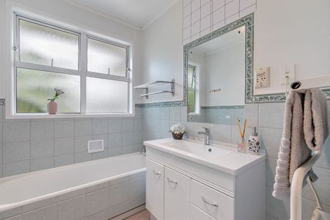 Photo of property in 52 Sycamore Drive, Sunnynook, Auckland, 0620