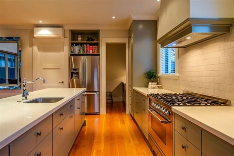 Photo of property in 6 Wairarapa Terrace, Merivale, Christchurch, 8014