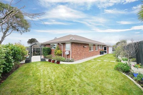 Photo of property in 7 Fieldmoor Place, Parklands, Christchurch, 8083