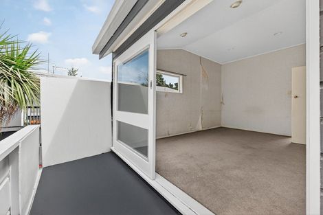 Photo of property in 1/91a Roseberry Avenue, Birkenhead, Auckland, 0626