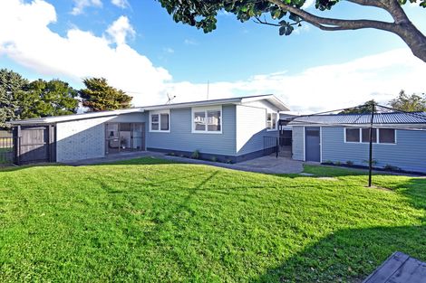 Photo of property in 54 Gainsborough Street, Manurewa, Auckland, 2102